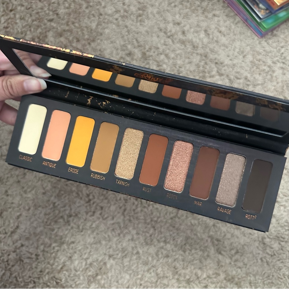 Melt cosmetics rust palette